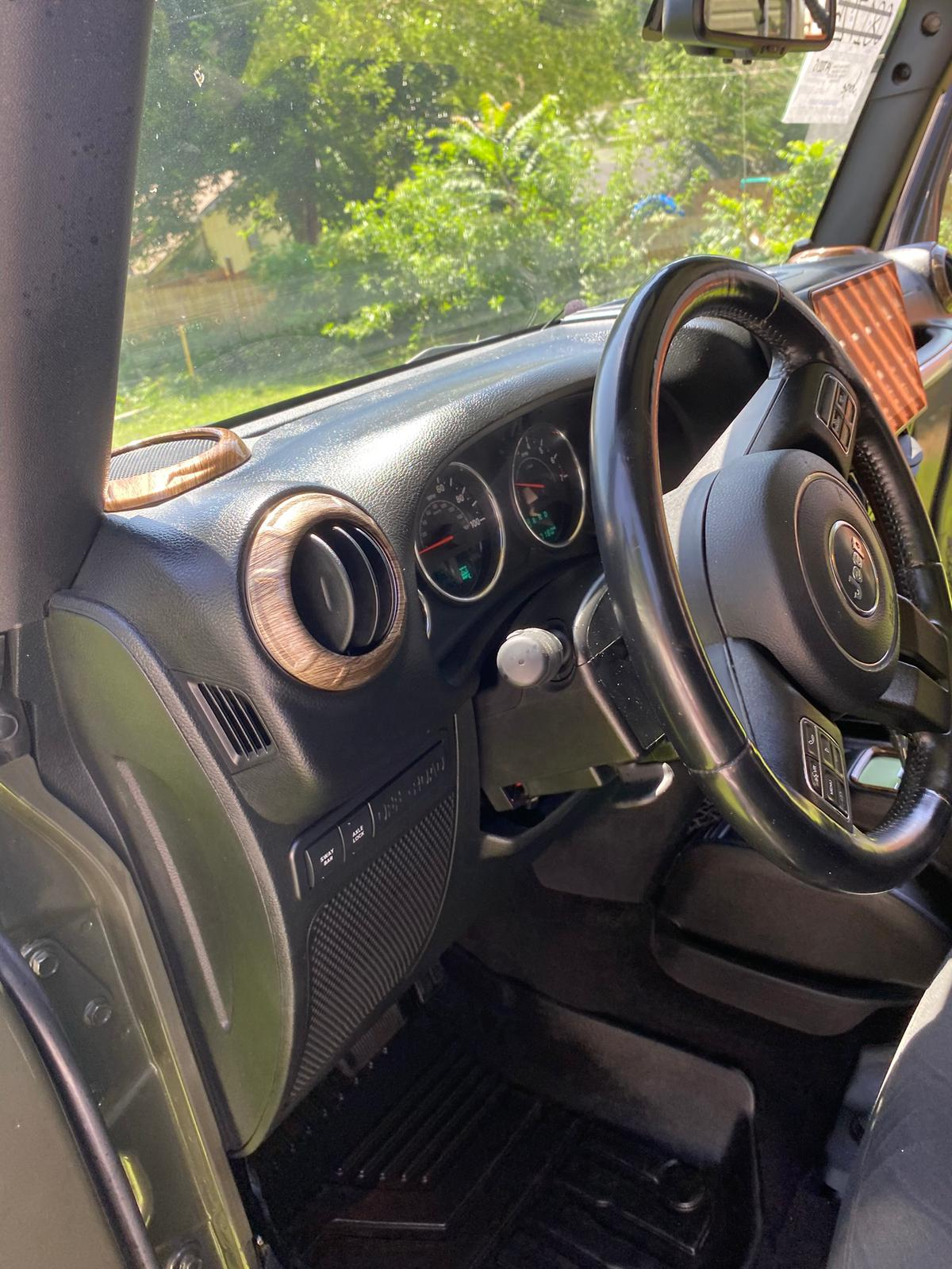 Steering wheel detail restoration